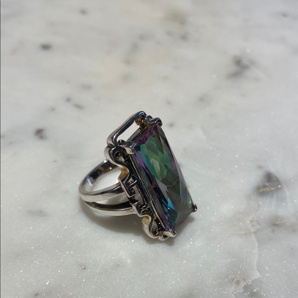 Elegant Sterling Silver and Iridescent Stone Ring - Picture 8 of 11